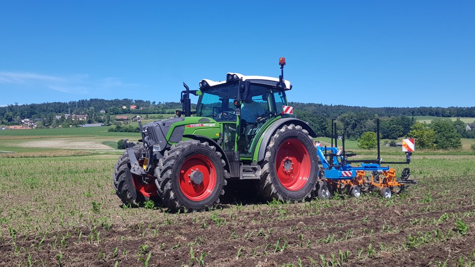 Auslieferung Fendt 211 S3 mit Pflegebereifung