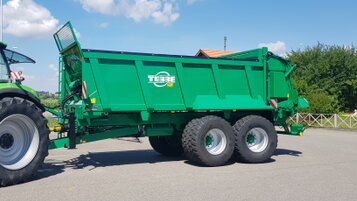 Auslieferung Tebbe Tandem-Streuer DS 180