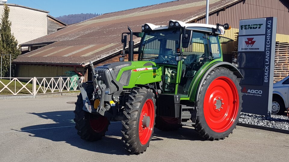 Auslieferung Fendt 211 S3