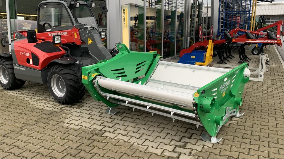 Auslieferung Ballenauflöser Hustler Unirolla 105LX