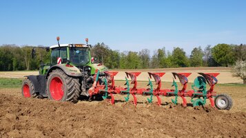Ersteinsatz Kverneland 5-Schar Pflug EG 100-300