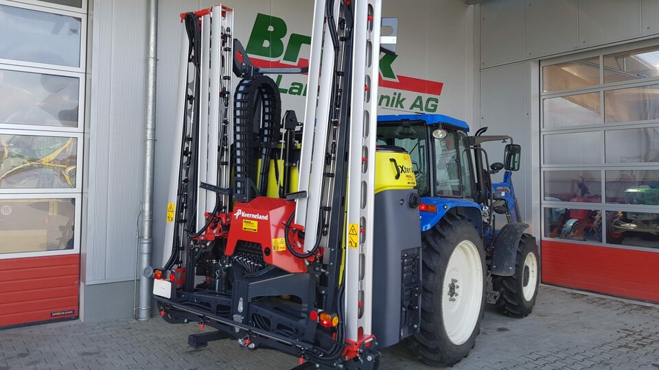 Auslieferung Kverneland iXter A08